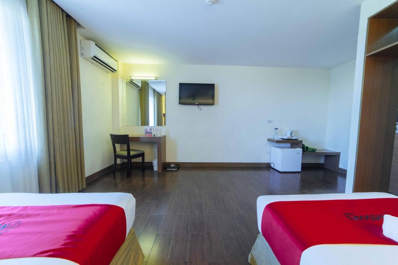 Reddoorz Premium @ The Ritz Garden Oases Hotel Davao City Kültér fotó