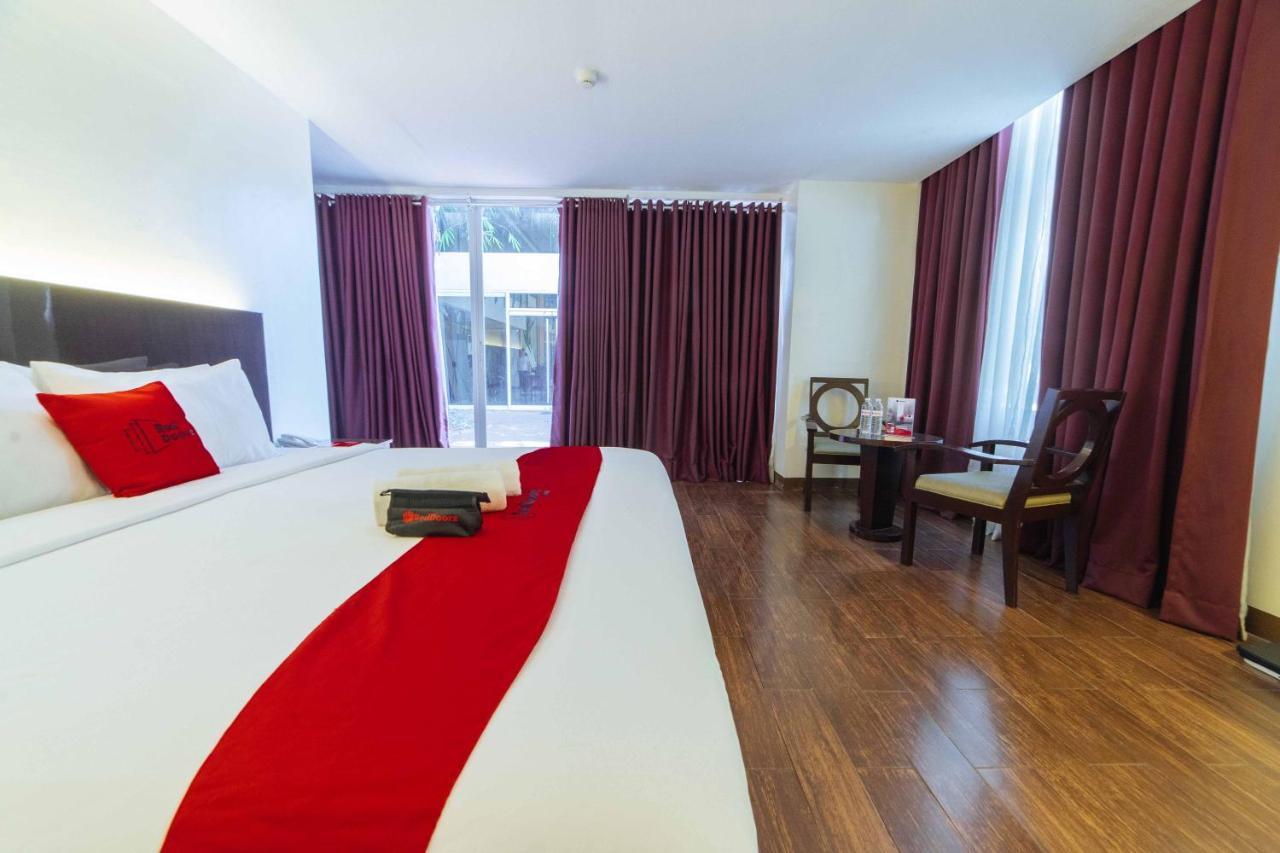 Reddoorz Premium @ The Ritz Garden Oases Hotel Davao City Kültér fotó