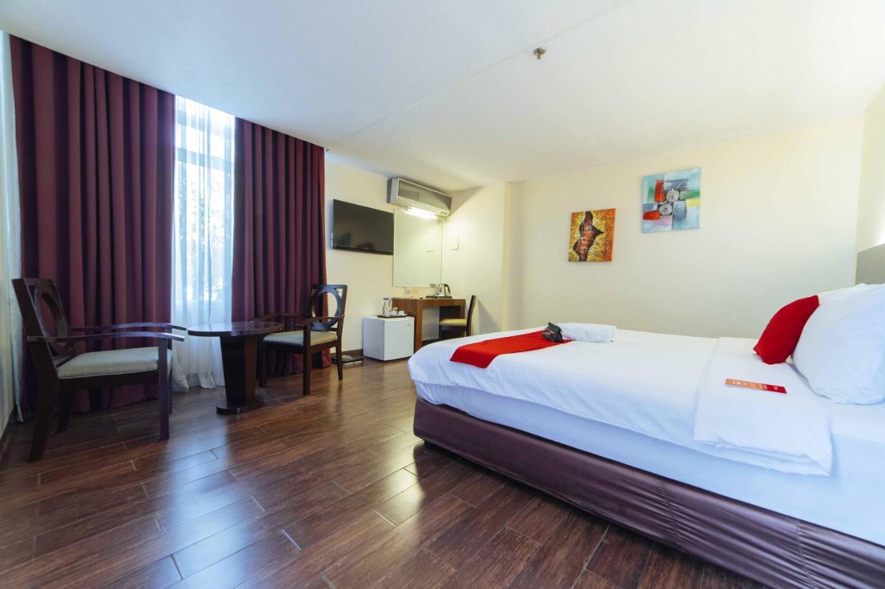 Reddoorz Premium @ The Ritz Garden Oases Hotel Davao City Kültér fotó
