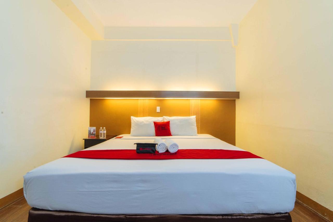 Reddoorz Premium @ The Ritz Garden Oases Hotel Davao City Kültér fotó