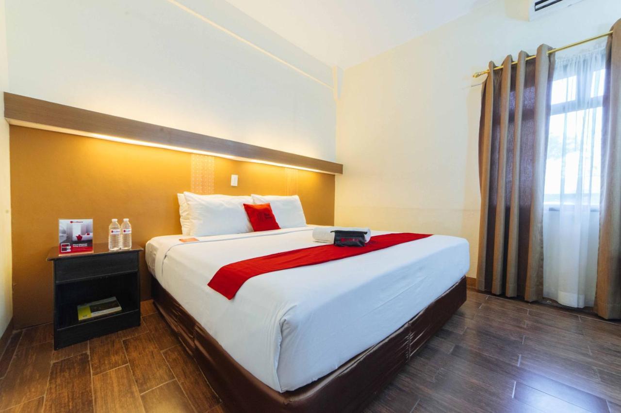 Reddoorz Premium @ The Ritz Garden Oases Hotel Davao City Kültér fotó