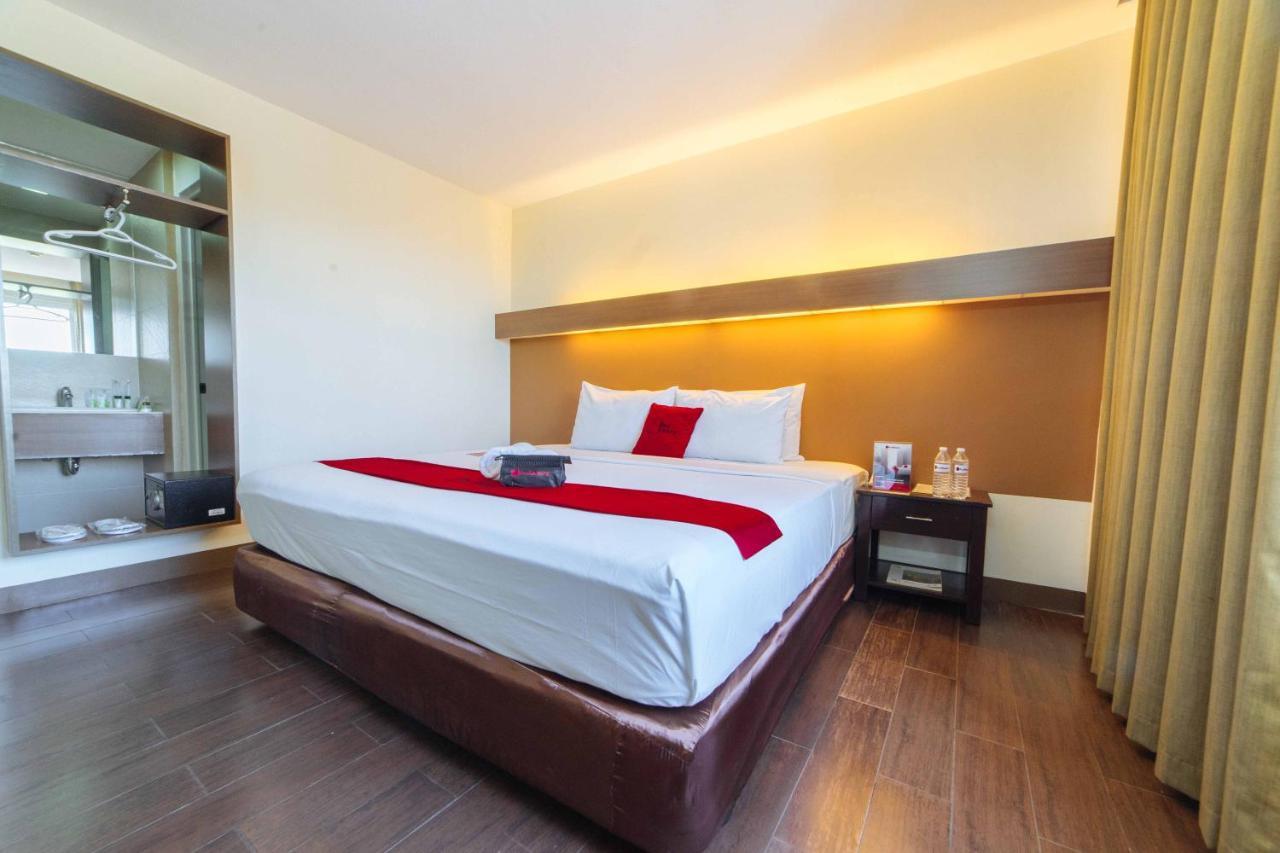 Reddoorz Premium @ The Ritz Garden Oases Hotel Davao City Kültér fotó