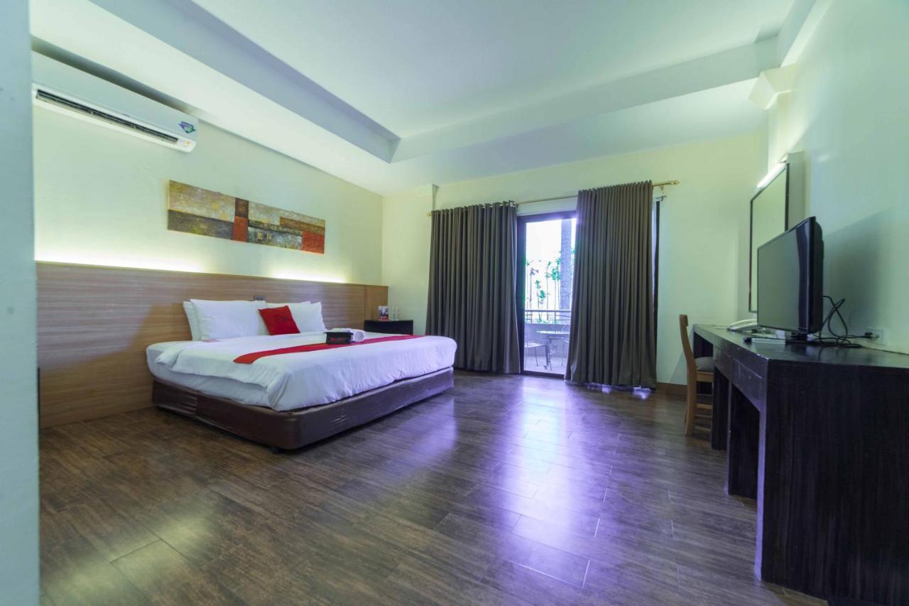 Reddoorz Premium @ The Ritz Garden Oases Hotel Davao City Kültér fotó
